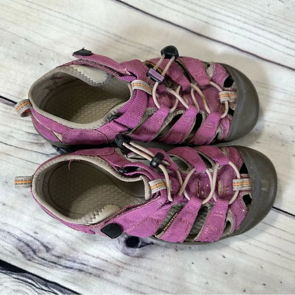 Keen Youth Size 5 Purple Newport H2‎ Trail Hiking Sandals Youth Water Shoes